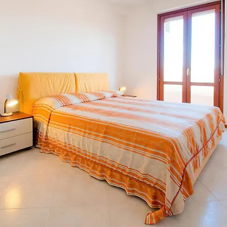 Appartement Gorgeous In With House Sea View