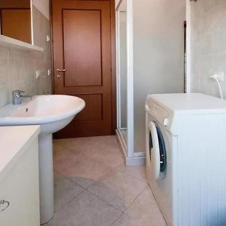 Appartement Gorgeous In With House Sea View